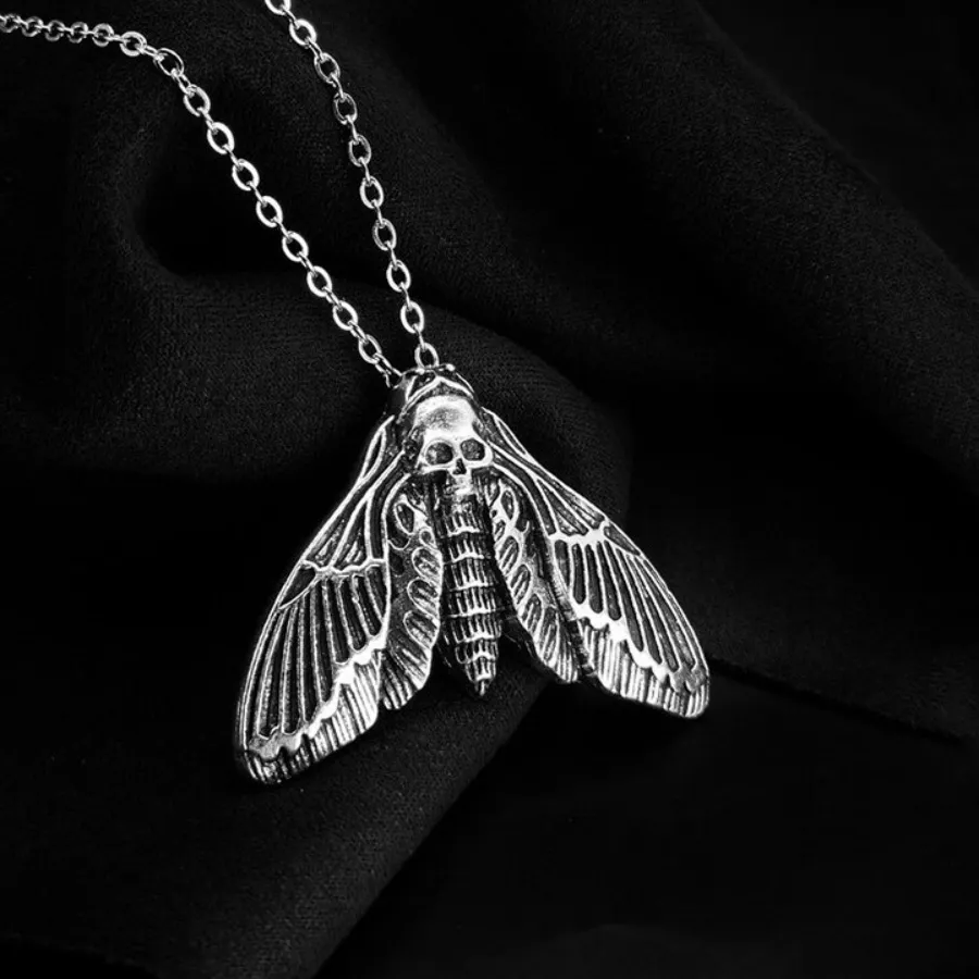 Authentic Gothic Retro Sliver Color Death Skull Moth Pendant Necklace for Women Men Hallowmas Party Hip-hop Trendy Jewelry Accessory Gifts