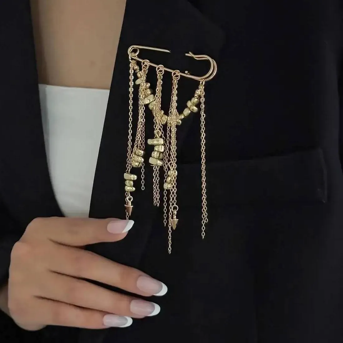 Authentic Irregular Tassel Chain Brooch Design Multi- Functional Pants Chain Clothes Pin Accessory Jewelry