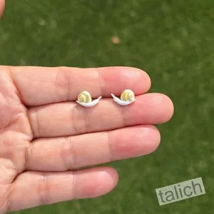 Authentic Celestial Shell: Gold‑Plated Snail Studs for Lightness & Luck