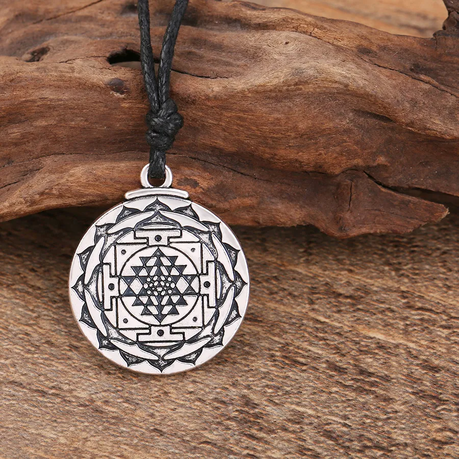 Authentic Sri Yantra Symbol Yoga Pendant Necklaces for Meditation Growth Healing Wealth Amulet Talisman Men Vintage Hindi Jewelry