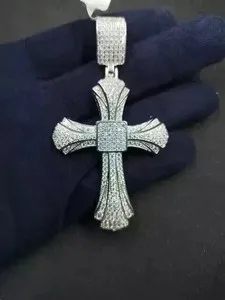 Authentic Celestial Radiance: The Eternal Cross of Luminescent Moissanite