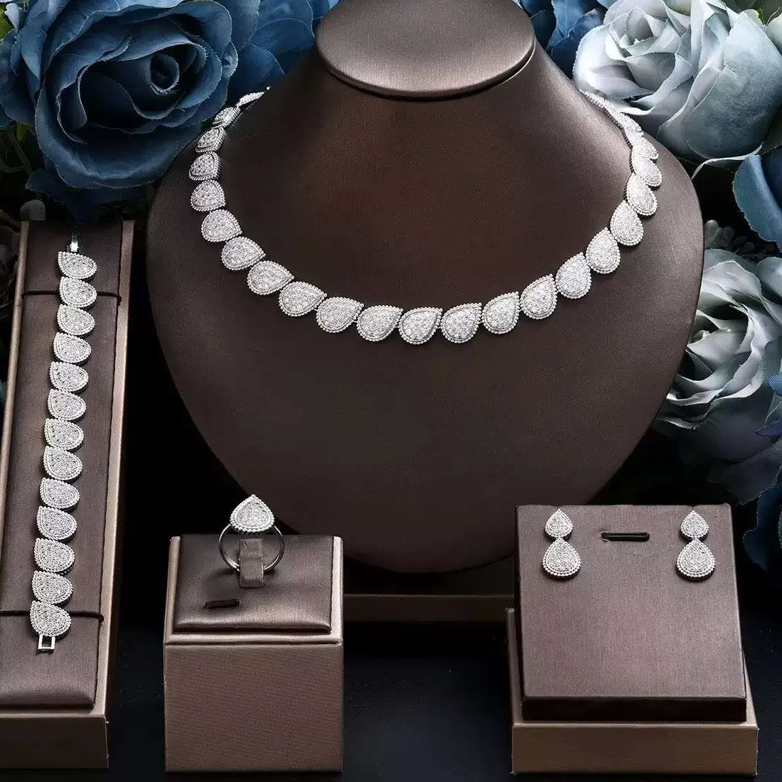 Authentic Stunning Special Waterdrop Shape Zirconia Jewelry Set Trendy Statement Hotsale Necklace Bracelet Earring Ring 4PCS Jewellery Set