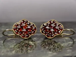 Authentic Mystic's Embrace Enchanted Rose Cut Garnets In Golden Light