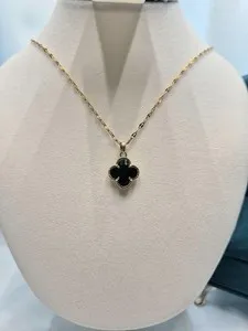 Authentic Elegant Four Leaf Clover Pendant Necklace Micro Inlaid Zircon Gold Plated