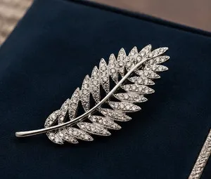 Authentic The Verdant Crown Leaf Brooch of Eternal Light