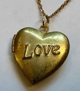 Authentic VINTAGE LOCKET HEART W WORD LOVE PENDANT 1" NECKLACE 18" GOLD PLATED