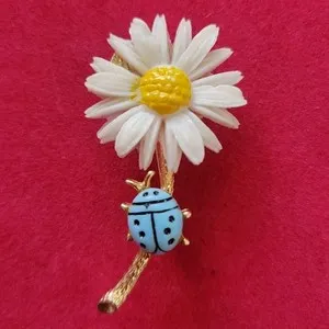 Authentic Signed LG Lind-gal Vintage Brooch Pin Daisy Ladybug Gold Plated