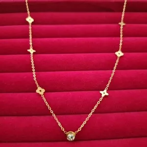 Authentic Dainty 18K Gold Plated Floral Clover Charm Necklace w/ Clear Crystal Pendant B05