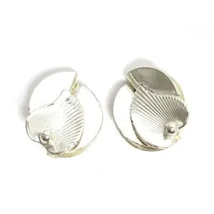 Authentic Vintage Pale Gold Plated Leaf Floral Lily Modernist Clip-On Earrings