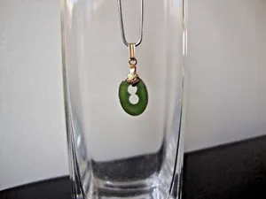 Authentic VTG HANDMADE GREEN JADE FENG SHUI " LUCKY 8 ! " YELLOW GOLD PLATED CHARM/PENDANT