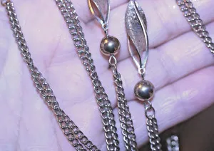 Authentic 🍃 vintage GOLD PLATED 50 1/2" LONG STRAND NECKLACE PERFECT LAYERING BEADS/LEAF