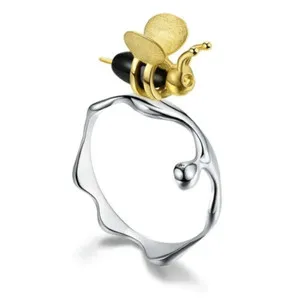 Authentic Honey‑Drip Bumblebee Ring – 18K Gold‑Plated Serenity