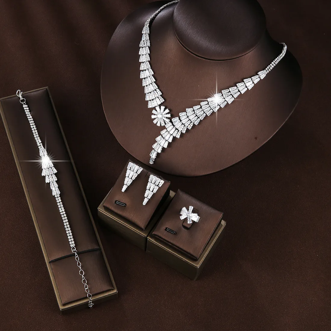 Authentic 4 pieces of bride zirconia full set of women's party jewelry, luxury Dubai Nigeria CZ luxury crystal wedding necklace set
