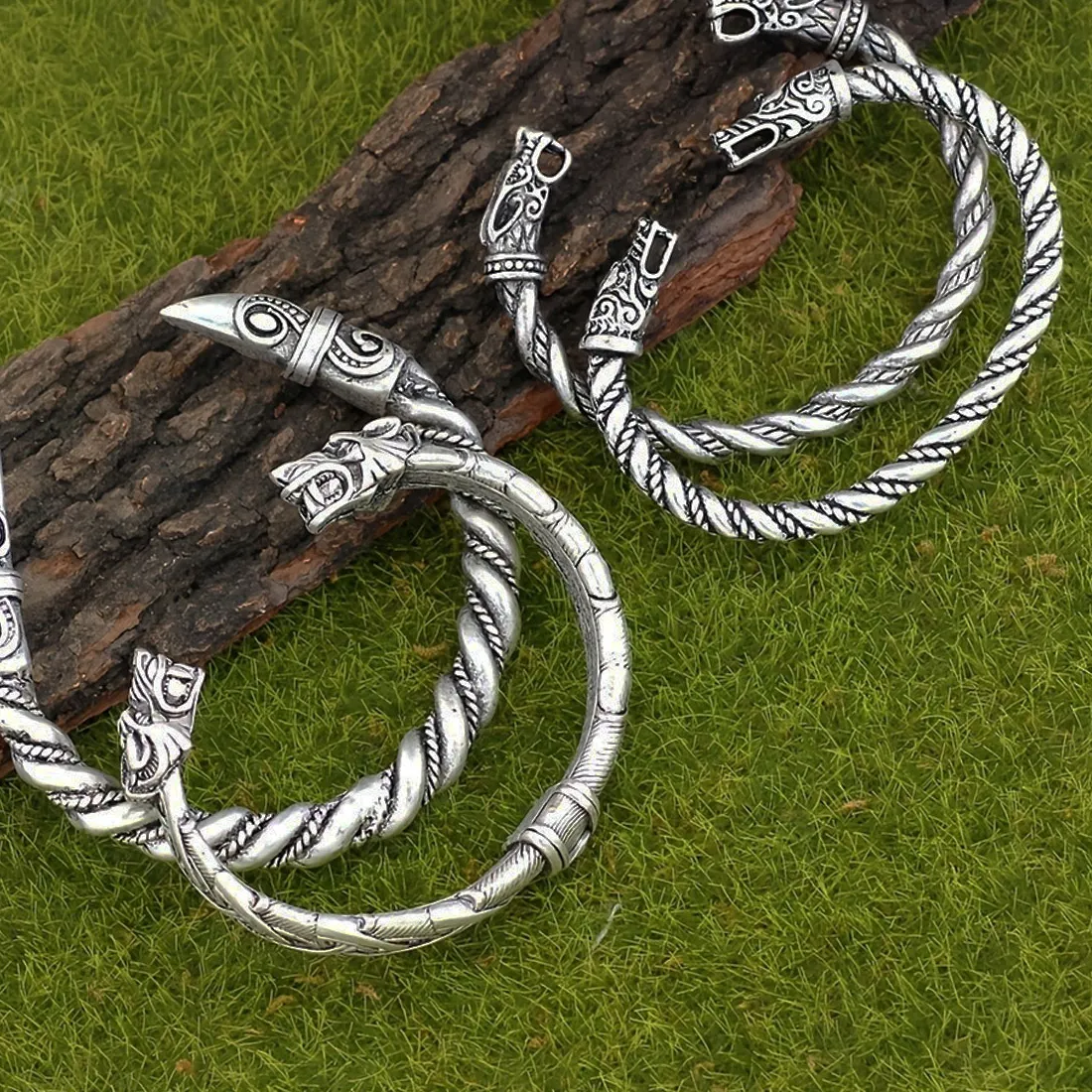 Authentic 4-piece Nordic Viking Retro Norwegian Wolf Head Crowbeak Bracelet Set Bracelet Party Accessories Talisman Jewelry Birthday