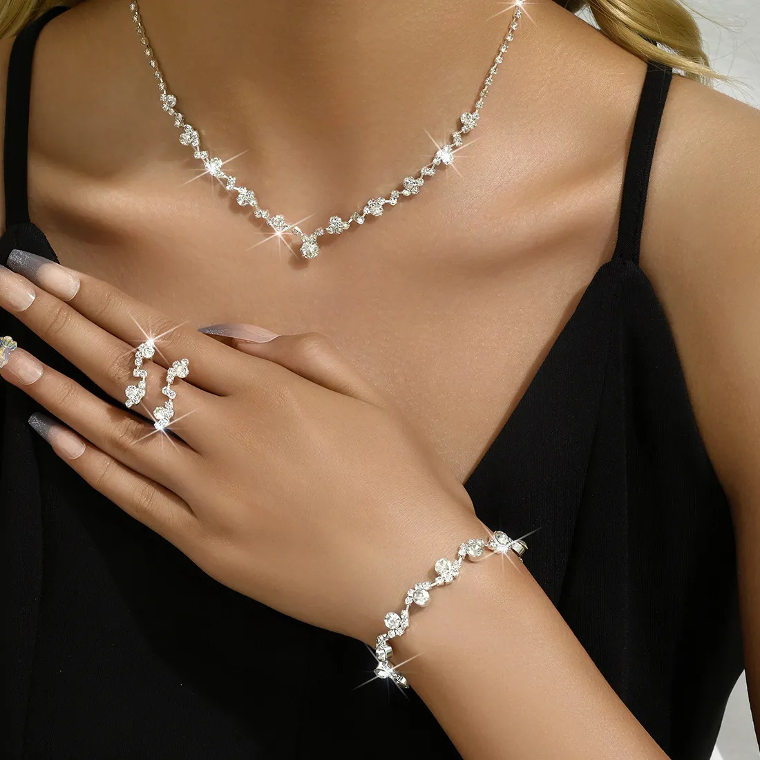 Authentic Classic sparkling rhinestone necklace, earrings, bracelet, three piece set suitable for sweet afternoon tea date outfit