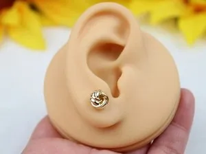 Authentic Women’s Gold plated earrings/ Aretes En Oro Laminado De Buena Calidad