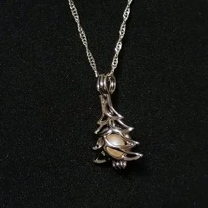 Authentic 18" 18kt White Gold Plated Necklace With Pearl In Tree Pendant