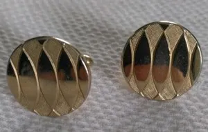 Authentic Vintage Gold Plated Round Diamond Texture Background Cufflinks Swank