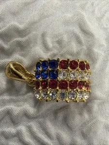 Authentic Vintage Rhinestone American Flag 1” Gold Plated Pendant Necklace Patriotic