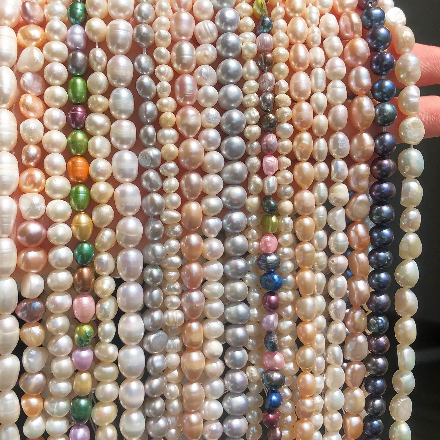 Authentic Pearls of Serenity: Cultivated Harmony in Ephemeral Shapes