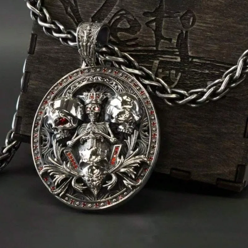 Authentic Vintage Crown Skull Ribs Diamond Pendant Street Gothic Three Demons Collarbone Chain Dark Wind Necklace