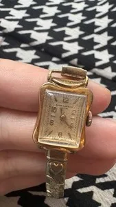 Authentic Baume And Mercier Of Geneve Vintage Ladies Watch 15 Jewel Gold Plated watch