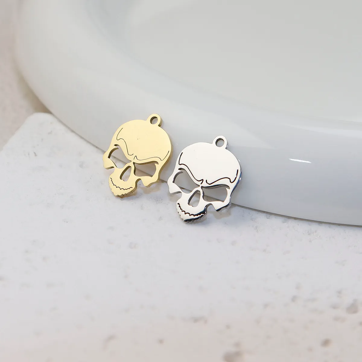 Authentic 10pcs Shiny Polished Skull Jewelry Charms Accessory Bracelets Hand Making High Quality Vacuum Plated WaterProof
