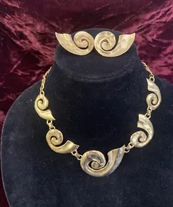 Authentic Retro Gold Plated 17" Necklace and Matching Clip-on Earrings MCM
