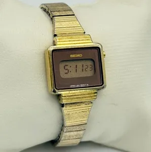 Authentic Vintage Women's SEIKO Retro Gold Plated Digital LCD Bracelet Watch, L221-5000