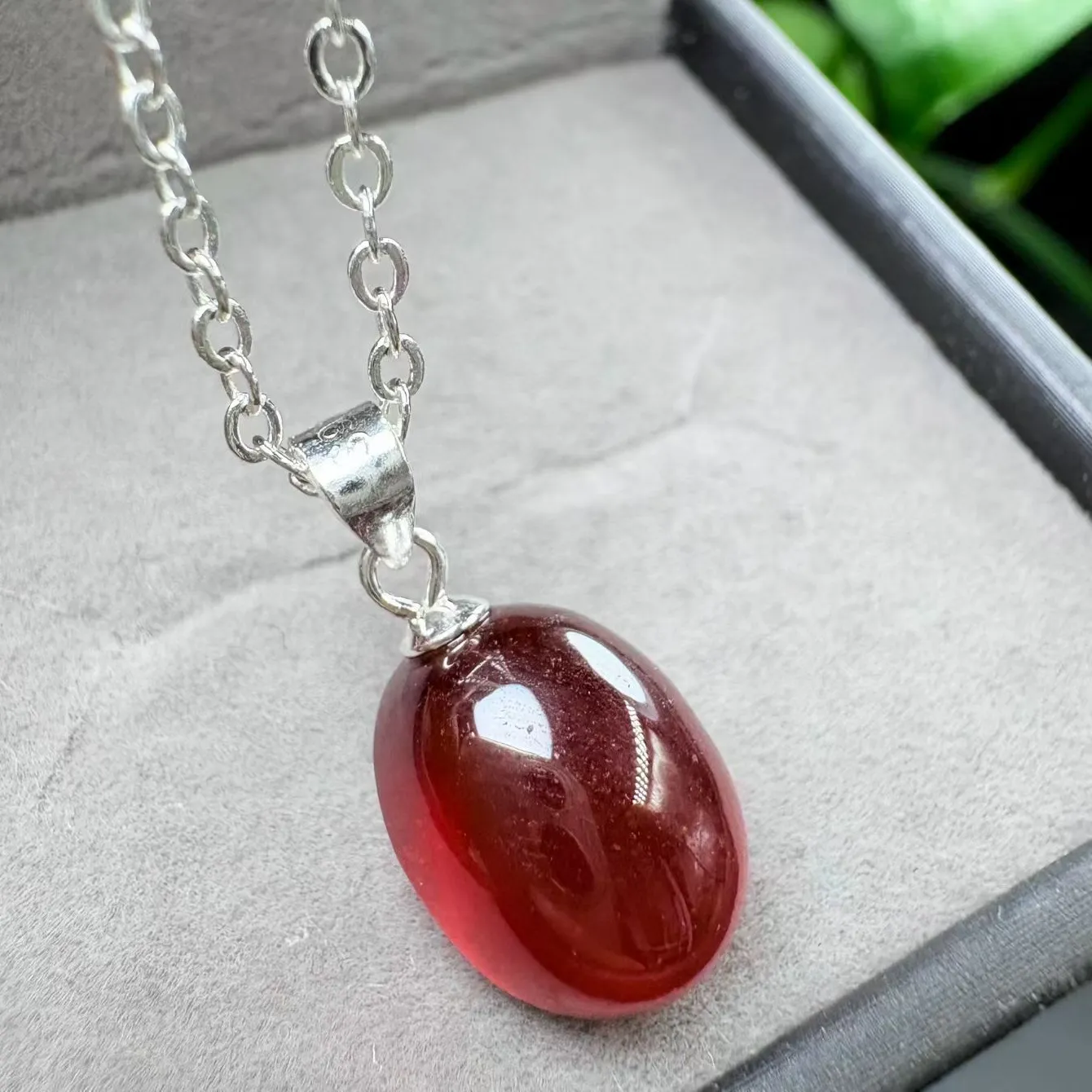 Authentic 1 Pc Fengbaowu Natural Garnet Oval Cabochon Pendant 925 Sterling Silver Reiki Healing Stone Jewelry For Women