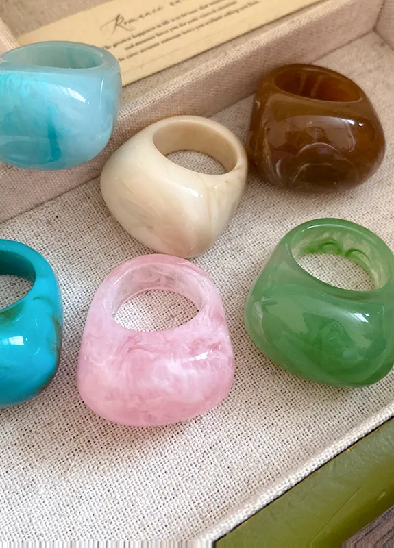 Authentic Gradient of Protection: Resin Ring for Women's Inner Strength