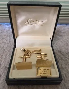 Authentic Stratton of London 22 Carat Gold Plated Cufflink Set with Tie Tack