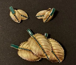 Authentic VTG Signed RIFAS Green Rhinestones Leaves Brooch Pin Earrings Set Gold Plated
