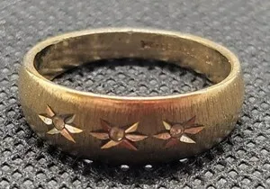 Authentic Vintage UNCACLAD 14K GE Gold Plated Floral Star Band Ring Size 5 Signed