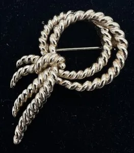 Authentic CROWN TRIFARI Signed Gold Plated Brooch Knotted Rope Pin Vintage 1950's