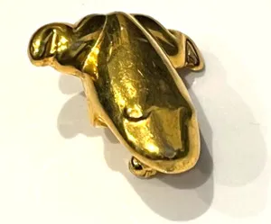 Authentic HERITGE MUSEUM REPLICAS GOLD PLATED TOAD BROOCH / PIN VA1997