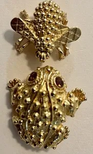 Authentic Ciner York Gold Plated Toad And Bee Brooch Lot Of 2