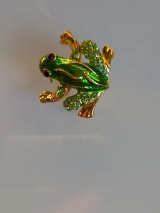 Authentic Frog ~ Toad ~ Brooch ~ Green Enamel ~ Gold Plated ~ Sparkling Diamantes