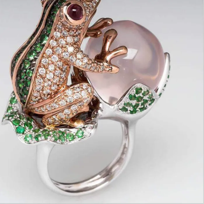 Authentic creative personalized hand jewelry, two-color frog golden toad play bead ring