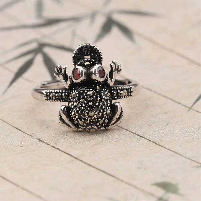 Authentic The Gilded Guardian Crystal- Eye Fortune Toad Ring