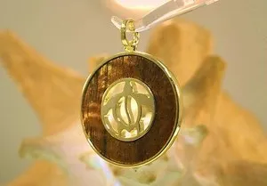Authentic 39mm Gold Plated On Inlaid Hawaiian Koa Wood Reversible Turtle Pendant #4