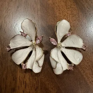 Authentic French Retro White Magnolia Inlaid Pink Crystal Gold-Plated Enamel Flower Earrin