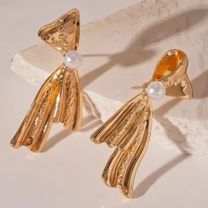 Authentic Sparkling Imitation Pearl Inlaid Carved Texture Bow Gold-plated Stud Earrings