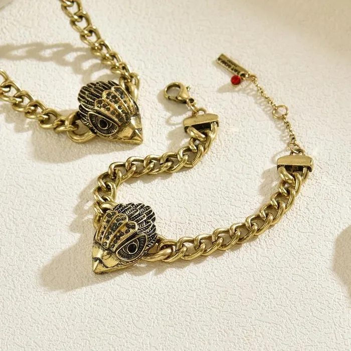 Authentic 2PCS Antique Gold Punk Eagle Head Jewelry Set Bold Statement Pieces for Women Street Wear Casual Daily Use