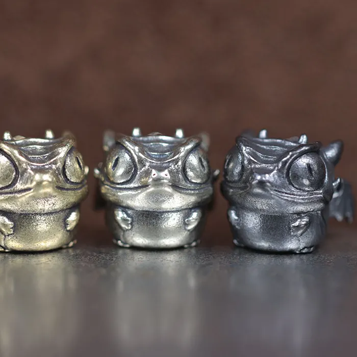 Authentic Cute Little lizard Knife Beads EDC Outdoor Paracord Handmade DIY Bracelets Accessories Umbrella Rope Woven Lanyard Pendant