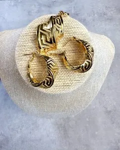 Authentic Medium Size Dubai Gold Plated Earrings And Pendant For any Occasion.