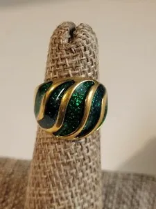 Authentic Vintage Gold Plated Green stone inlay Ring Size 4.5