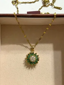 Authentic Rotatable Green Daisy Sunflower Charm Necklace. 18K Gold Plated