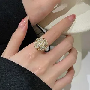 Authentic Lucky Clover Korean Temperament Diamond-encrusted Rotatable Gold-plated Ring