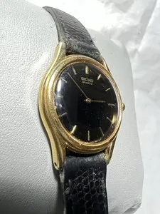 Authentic seiko quartz vintage1990,s 26mm Case, Gold Plated,5Y30-7A79, ladies Watch.